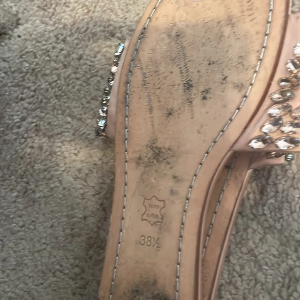 Preowned/final sale beautiful open sandals with jeweled embellishment
